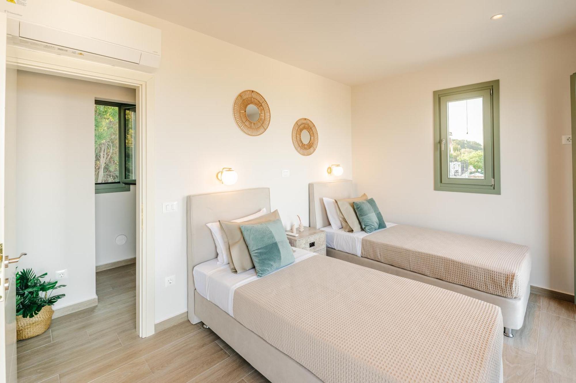 Luxury Artemis Pool, Jacuzzi, Peace & Perfect Sunsets In Kefalonia Villa
