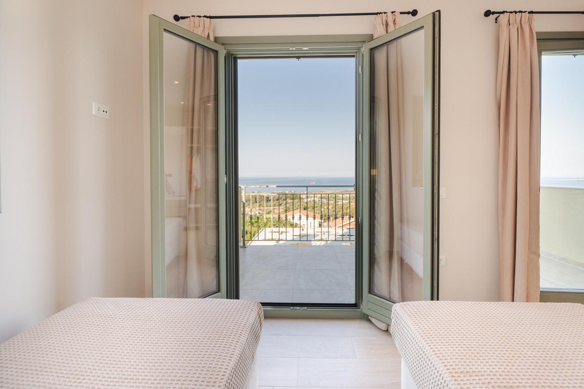 Villa Luxury Artemis Pool, Jacuzzi, Peace & Perfect Sunsets In Kefalonia *