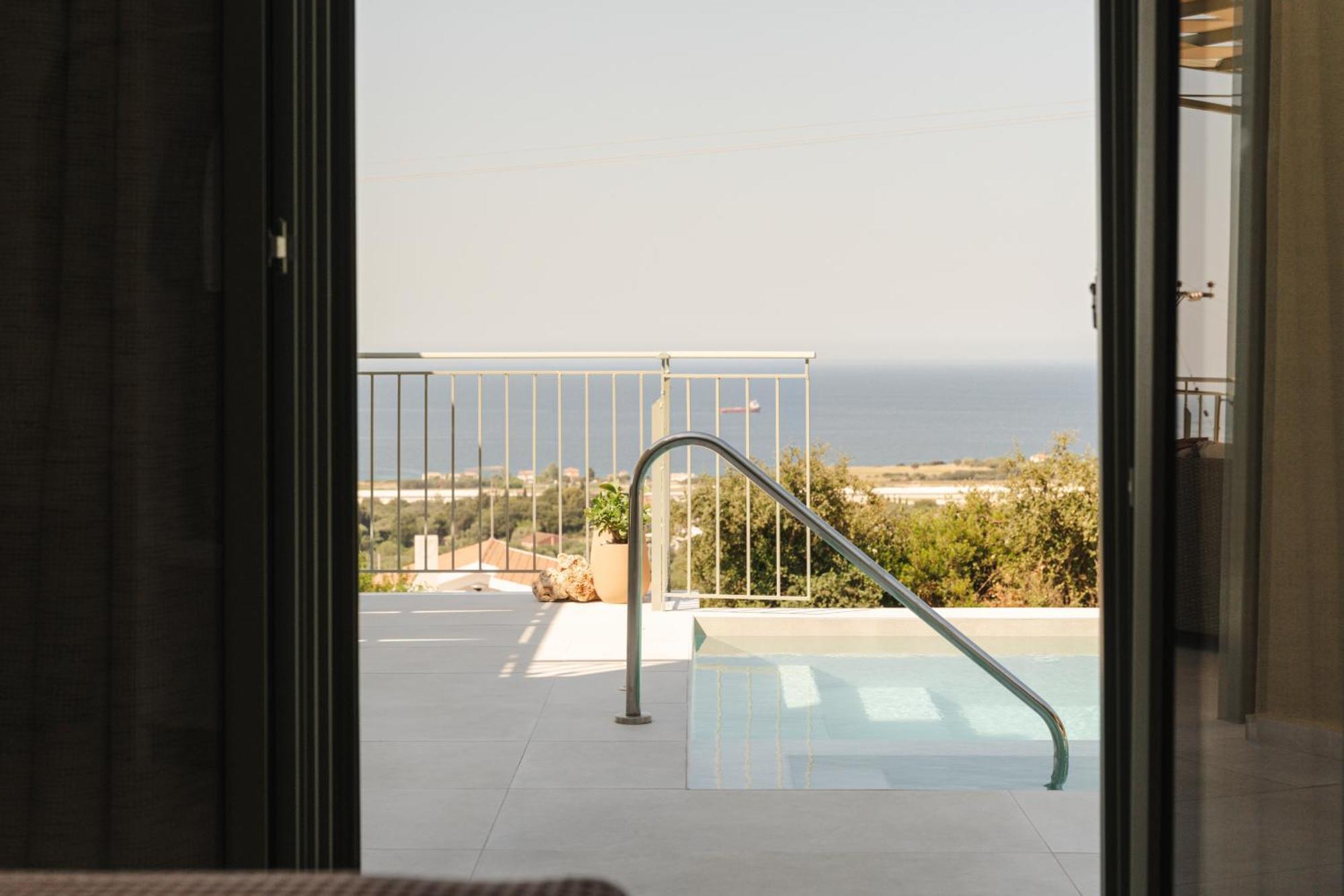 Luxury Artemis Pool, Jacuzzi, Peace & Perfect Sunsets In Kefalonia Villa